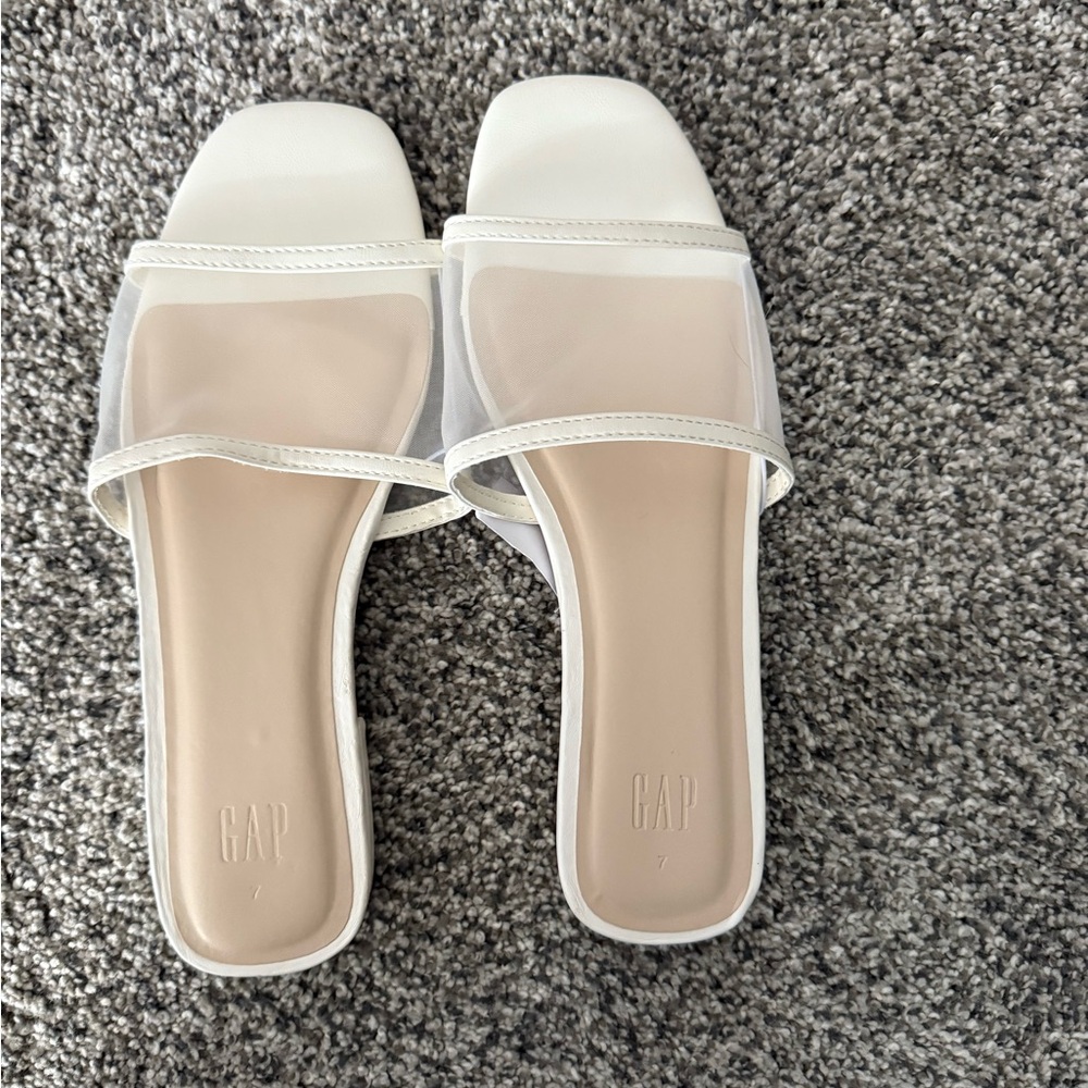 GAP Women's Cream and White Slide Sandals